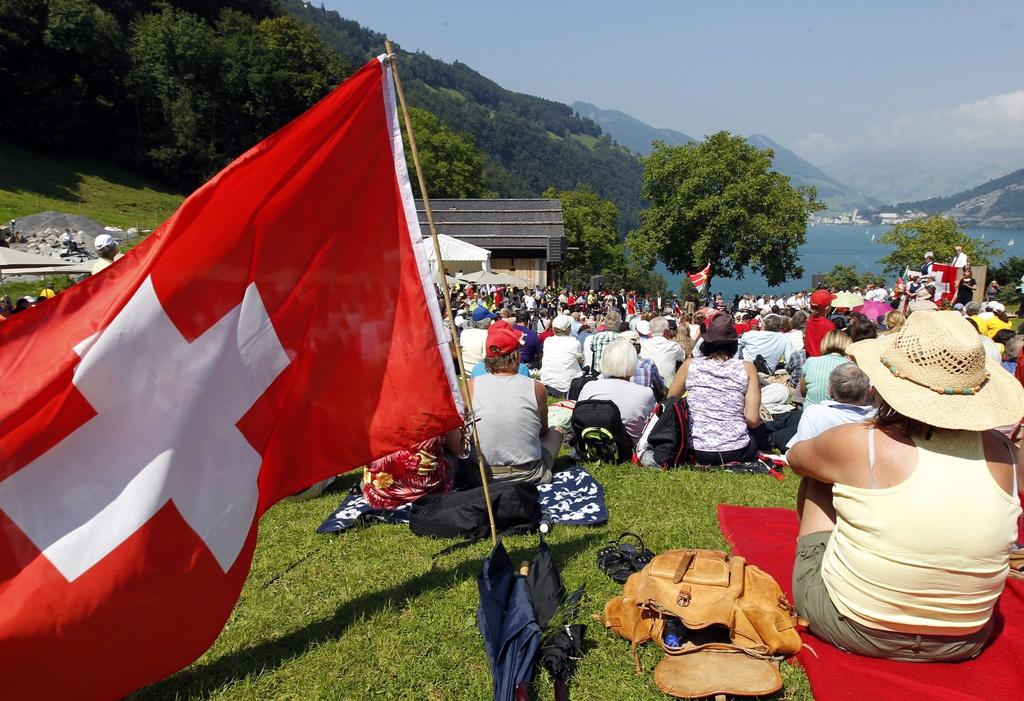 Près de 1500 personnes se sont rendues sur la prairie du Grütli. [Urs Flueeler]