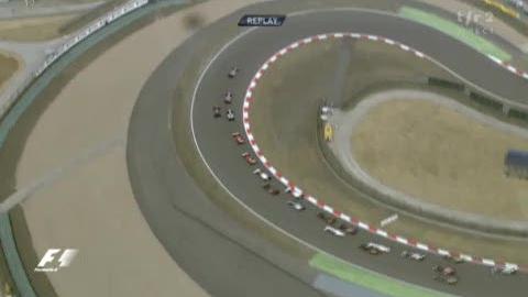 Automobilisme / F1 / GP de Chine: le départ au ralenti. Sébastien Buemi se fait "enfermer" et rétrograde du 9e au 13e rang
