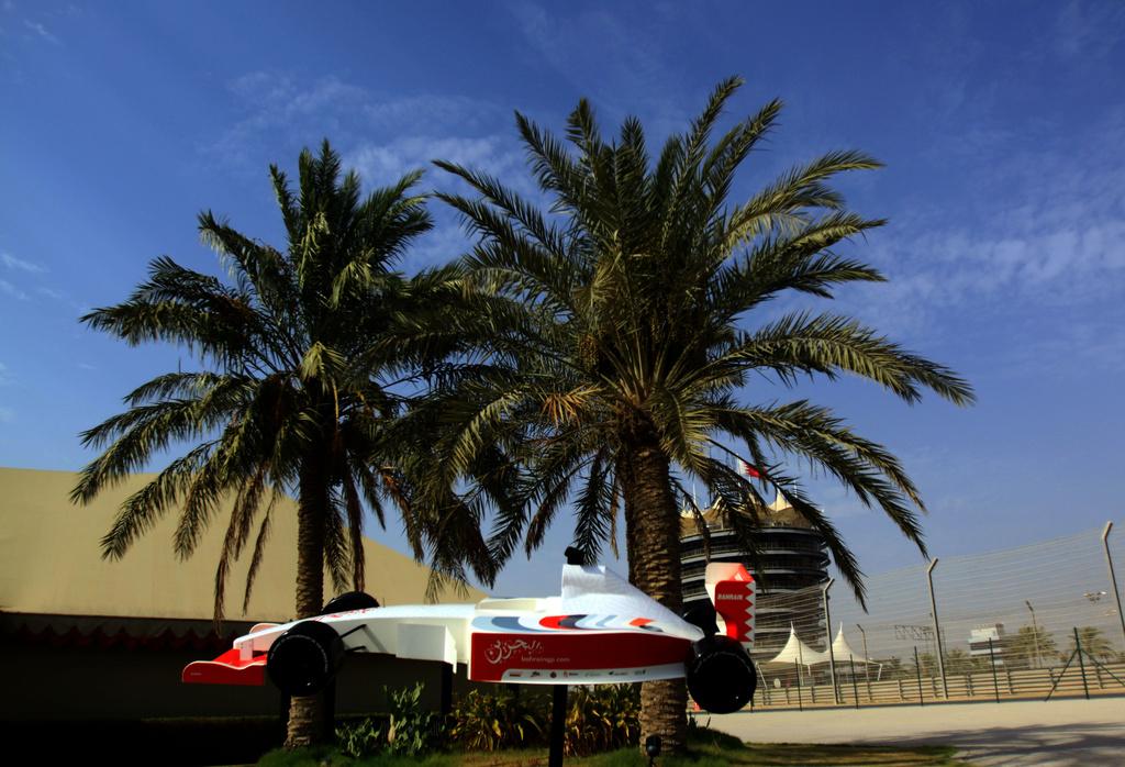 Il n'y aura pas de F1 à Bahrein cette année. Les "fans" devront se contenter des maquettes... [Keystone - Hasan Jamali]