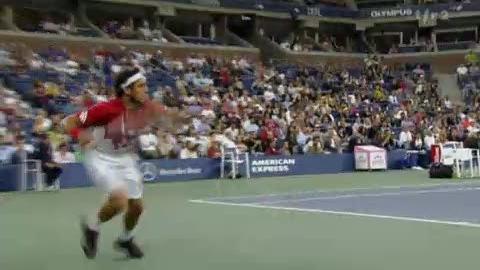 Tennis / US Open: Superbe coup droit gagnant de Federer au début de la 2e manche!