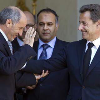 Le président français Nicolas Sarkozy et Mustafa Abdeljalil, le chef du Conseil National de la Transition en Libye, à l'issue de leur rencontre à l'Elysée cet après-midi. [Ian Langsdon]