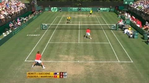 Tennis / Coupe Davis (barrage): Australie – Suisse. Hewitt/Guccione - Federer/Wawrinka. Bon débuts helvétique avec une première manche gagnée