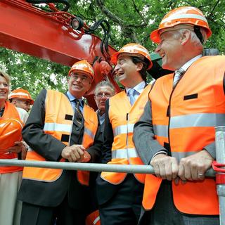 Après de nombreux faux départs, comme ici lors d'une inauguration en 2005, les travaux du CEVA pourraient commencer.