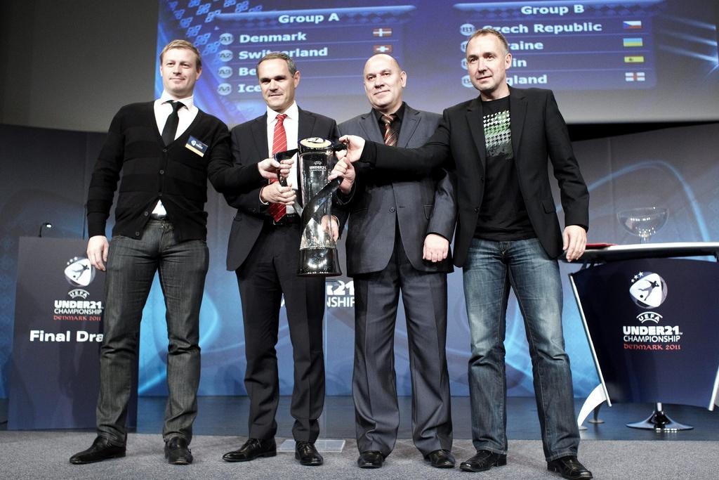 Pierluigi Tami et ses confrères danois, islandais et bélarusse convoitent tous le trophée. [KEYSTONE - BO AMSTRUP]