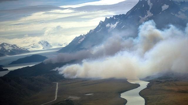 Quelque 11'000 hectares, soit 5% de la superficie du parc, sont déjà partis en fumée. [Onemi]