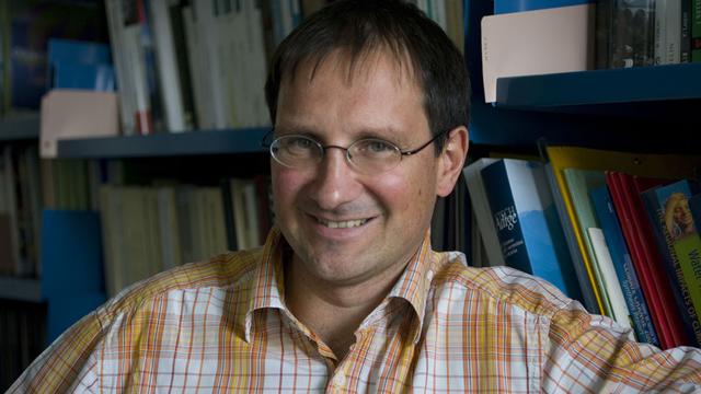 Emmanuel Reynard, directeur de l'Institut de Géographie de l'Université de Lausanne et spécialiste en hydrologie suisse.