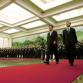 Le premier ministre japonais Yoshihiko Noda rencontre son homologue chinois Wen Jiabao. [Andy Wong]