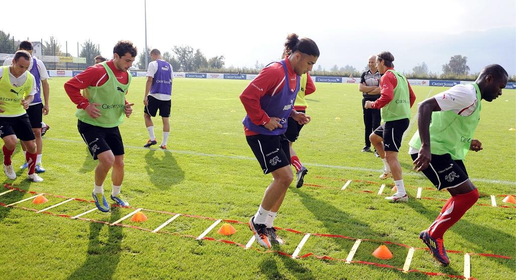 Dernier entraînement pour Mehmedi, Rodriguez et Emeghara à Rapperswil, avant le départ. [Walter Bieri]