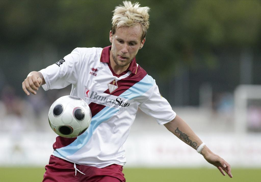 Markus Neumayr contrôle le ballon comme Bellinzone a contrôlé le match. [Salvatore Di Nolfi]