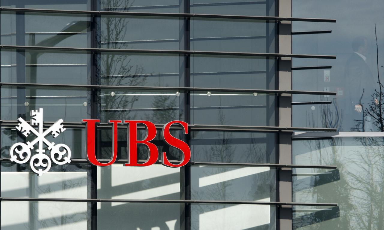 ubs hoefert.jpg [REUTERS - � Francois Lenoir / Reuters]