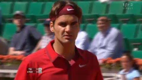 Tennis / Roland Garros (2e tour) / Federer-Teixeira: Même s'il a eu du mal à rentrer dans ce 1er set, Roger Federer s'impose logiquement 6-3 face au jeune français