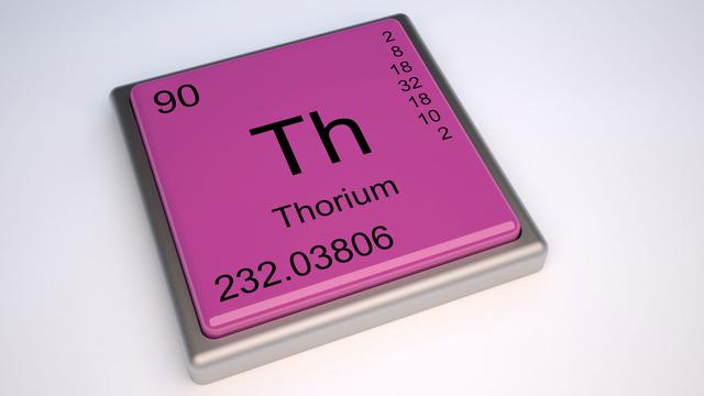 Th = thorium, 90e élément du tableau périodique. [concept w]
