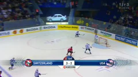 Hockey / Championnat du monde: Suisse - USA. Les Américains réduisent le score. La Suisse mèene encore 3-2 (27e)