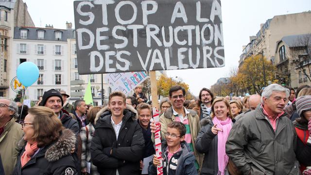 Les opposants au mariage gay sont descendus en famille dans les rues de Paris. [Thomas Samson]