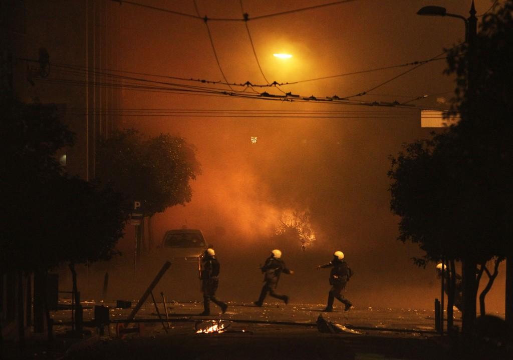 De violentes échauffourées opposent la police et les manifestants à Athènes. [Thanassis Stavrakis]