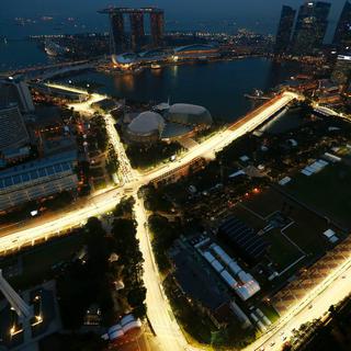 Lundi 17 septembre: une vue en hauteur du circuit de Singapour, où le Grand-Prix de formule 1 doit se dérouler dans 6 jours. [Stephen Morrisson]
