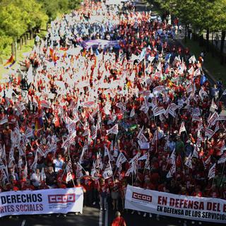 Des dizaines de milliers de personnes ont manifesté à Madrid contre la rigueur historique imposée par le gouvernement. [Pedro Armestre]