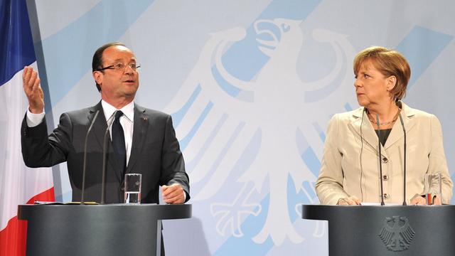 Angela Merkel et François Hollande étaient réunis mardi soir à Berlin. Cela a été l'occasion pour le nouveau locataire de l'Elysée de rappeler ses promesses de campagne. [Bertrand Langlois]