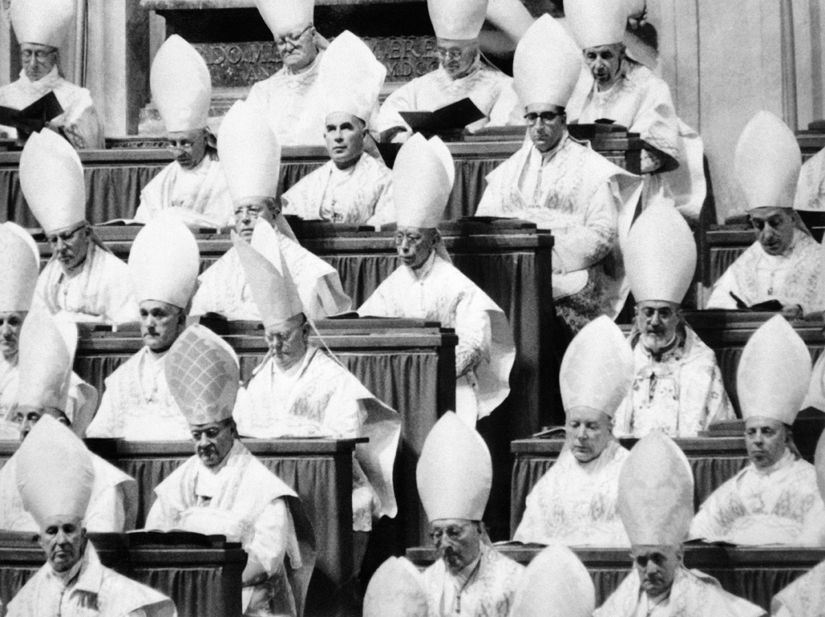 Le concile Vatican II en 1962 à la Basilique Saint-Pierre.