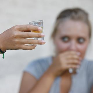 Le taux des ventes d'alcool à des mineurs se situe à 28% en journée alors qu'il culmine à 50,5% en soirée. [Pascal Deloche]