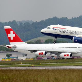 Un accord de principe sur les mouvements d'avion à l'aéroport de Zurich avait été signé au Forum de Davos. [KEYSTONE - Steffen Schmidt]