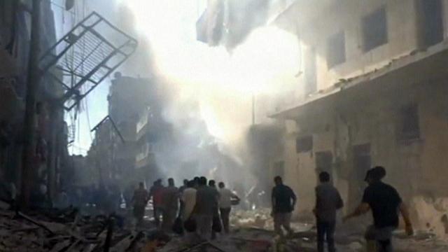 Homs, la population civile prise au piège lors des bombardements effectués par l'aviation syrienne. RTS.
