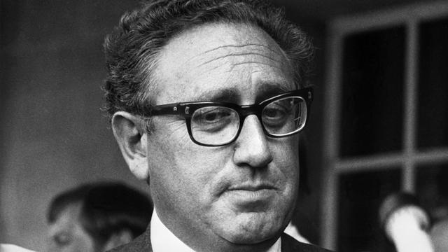 Henry Kissinger (1973-1977): émigré juif allemand naturalisé américain en 1943, il a d'abord été conseiller à la sécurité nationale américaine avant de diriger le Secrétariat d'Etat sous la présidence de Richard Nixon. Kissinger joue un rôle important dans la diplomatie américaine au cours de la Guerre froide et il reçoit ensuite le Prix Nobel de la paix en 1977 pour son action dans la résolution de la Guerre du Vietnam. [AFP Files]