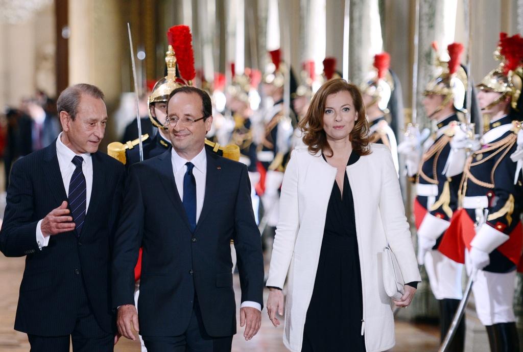 François Hollande a achevé les cérémonies d'entrée dans ses fonctions à l'Hôtel de Ville de Paris. [KEYSTONE - PHILIPPE DESMAZES/POOL]