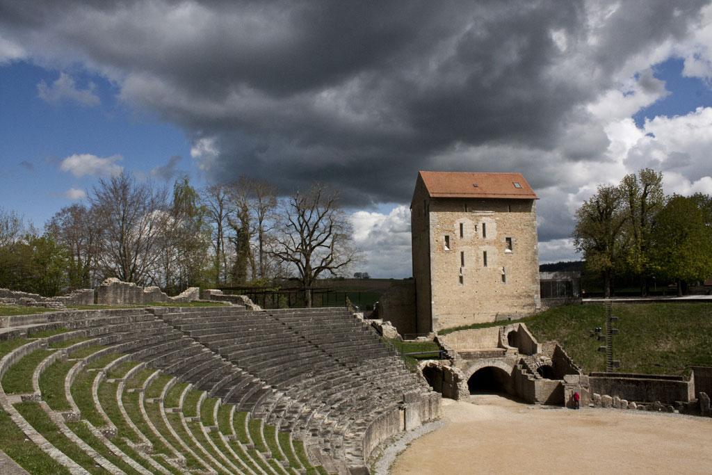 Les majestueuses arènes romaines d'Avenches [RTS - Olivier Schwegler]