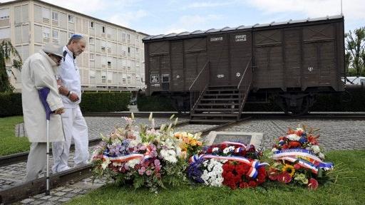 D'anciens déportés se sont recueillis le 16 juillet, jour du 70e anniversaire de la rafle. [BERTRAND GUAY]