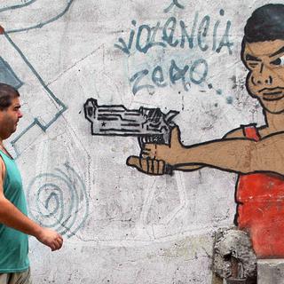 La violence dans les rues et... sur les murs brésiliens. [Antonio Lacerda]