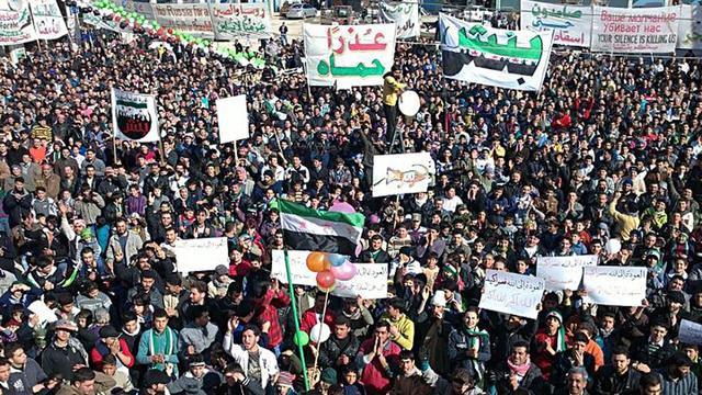 Manifestants anti-al-Assad dans le nord de la Syrie, à Bench dans la province d'Idlib, ce vendredi 3 février. [Local Coordination Committees in Syria]