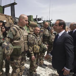 Visite surprise de François Hollande auprès des troupes françaises en Afghanistan.