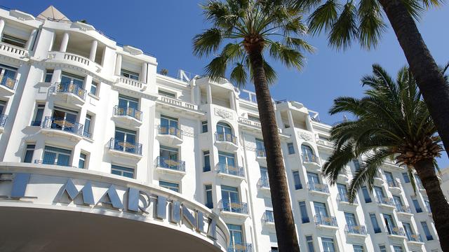 Un groupe national qatarien a notamment acquis l'hôtel Martinez à Cannes. [Only France/AFP - Antoine Lorgnier]