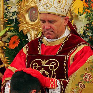 Mgr Bernard Fellay, le supérieur de la Fraternité intégriste Saint-Pie X, a été convoqué mercredi au Vatican. [Olivier Maire]