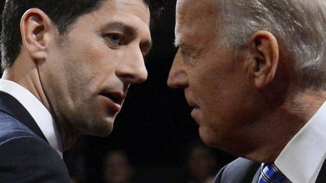 Les deux candidats à la vice-présidence américaine, Paul Ryan et Joe Biden, ont débattu jeudi soir. [Pool - Michael Reynolds]