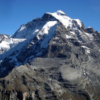 Eiger, Mönch et Jungfrau, trois sommets mythiques des Alpes suisses. [CC - Jackph]