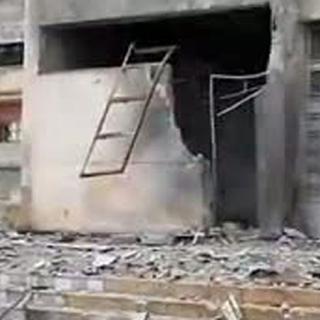 Image tirée d'une vidéo amateur des bombardements dans le quartier de Baba Amro, à Homs. [YouTube]