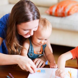 Le Conseil fédéral ne veut pas de réduction fiscale en faveur des parents à la maison. [BlueOrange Studio]