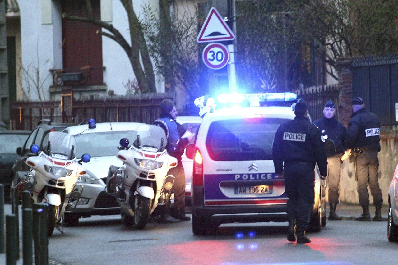 Les forces de police sont contraintes de négocier avec le suspect. [REUTERS - Pascal Parrot]