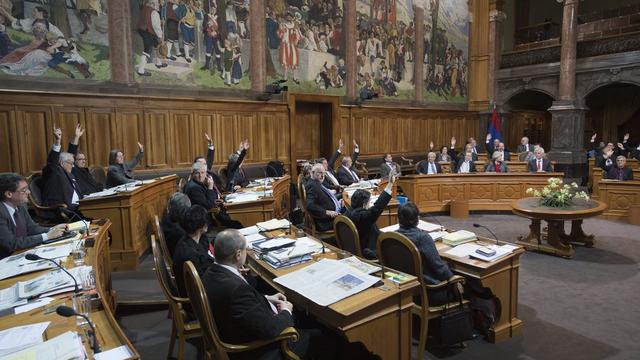 Le vote à main levée du Conseil des Etats a vécu deux couacs en trois jours. [Lukas Lehmann]