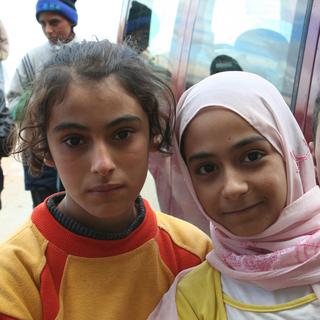 Les parents de ces enfants syriens racontent qu’ils ont de la peine à s’endormir et sursautent à chaque bruit suspect, gardant imprégnés le souvenir des bombardements et des tirs. [Aude Markovitch.]