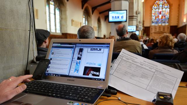 L'église de Weston-Super-Mare est désormais connectée sur tous les écrans... [Ben Stansall]