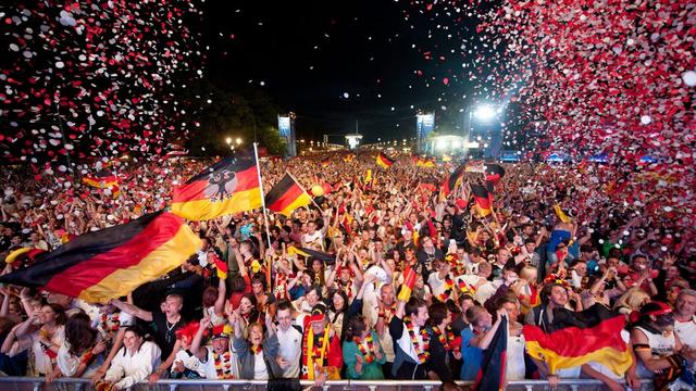 Les Allemands ont exprimé leur joie après leur victoire contre le Portugal, samedi soir [Sebastjan Kahnert]