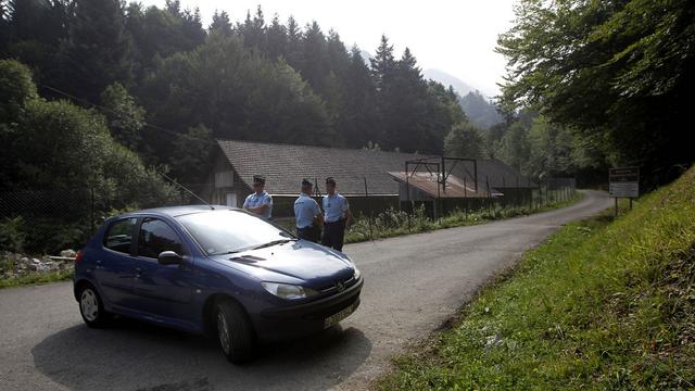 L'autopsie des corps des quatre victimes de la tuerie de Chevaline, dans les Alpes françaises, a confirmé qu'elles avaient chacune reçu deux balles dans la tête. [Laurent Cipriani]