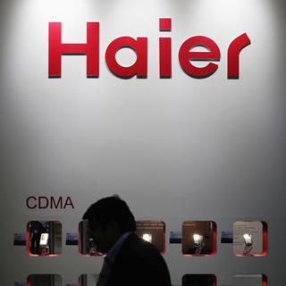 Le chinois Haier s'attaque au marché européen en lançant une tablette numérique une centaine d'euros de moins que son concurrent Apple. [Tim Chong]