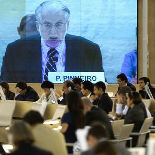 Le président de la commission d'enquête, le Brésilien Paulo Pinheiro, devant le Conseil des droits de l'Homme ce 17.09.2012 à Genève. [Laurent Gilliéron]