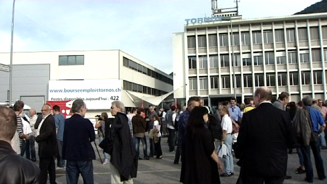 Les manifestants se sont réunis lundi soir devant Tornos.