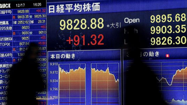 La Bourse de Tokyo a terminé la séance de lundi en hausse de 0,94%, les investisseurs saluant la victoire des conservateurs du PLD aux législatives japonaises. [Kimimasa Mayama]