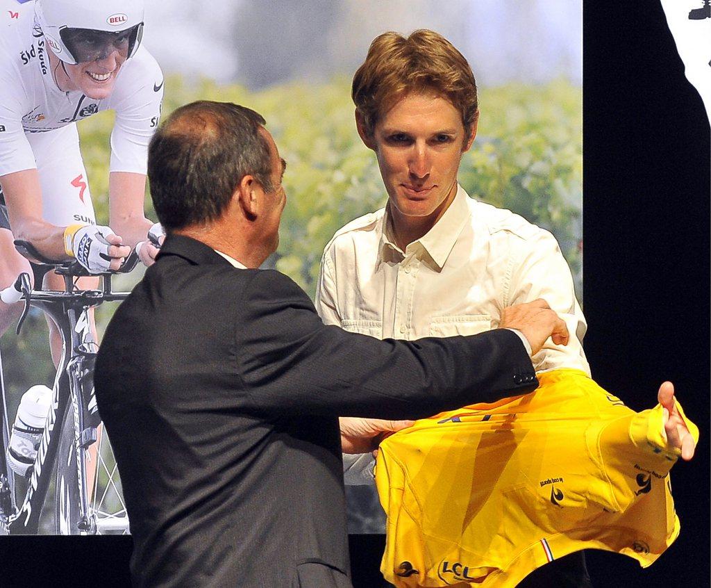 Andy Schleck avait récemment reçu, des mains de Bernard Hinault, son maillot jaune du Tour de France 2010. [Keystone - NICOLAS BOUVY]